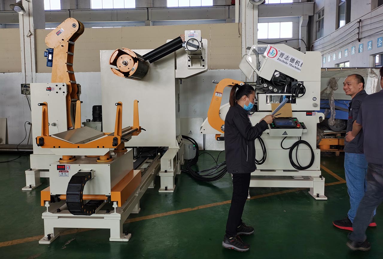 浙江校辦企業(yè)驗收三合一送料機(jī)